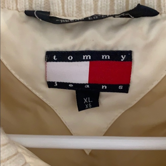 Tommy Hilfiger puffer jacket size XL - Picture 3 of 7